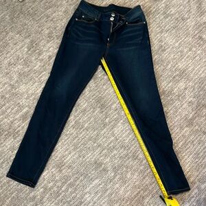 TAHARI - women’s jeans mid rise size 6/28w